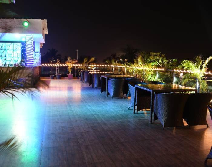 Hotel Sea Shore Beach Resort, Калангут Екстер'єр фото